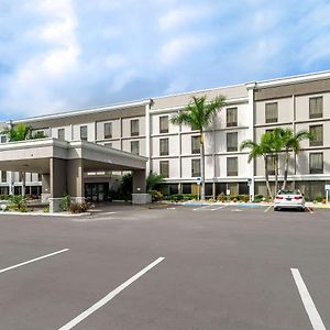 Comfort Inn & Suites St Pete - Clearwater International Airport